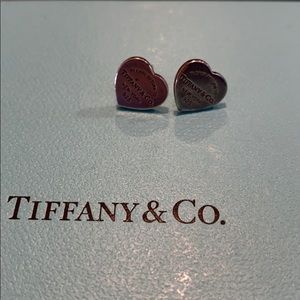 Tiffany heart studs